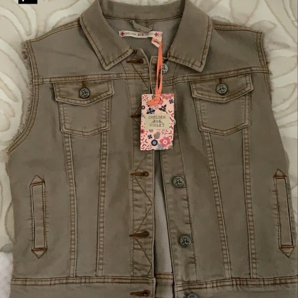 Chelsea & violet vest